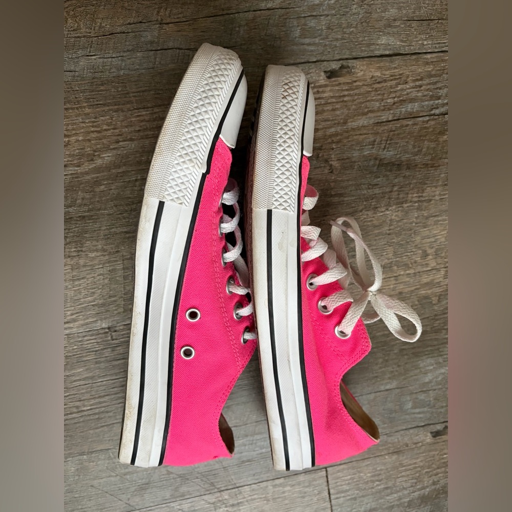Women’s Hot Pink Canvas Sneakers size 9 - Picture 7 of 9